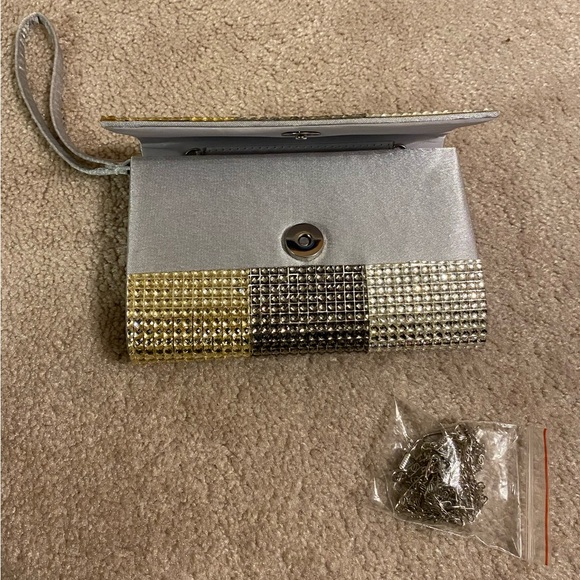 Tri metallic purse/clutch - Picture 5 of 7